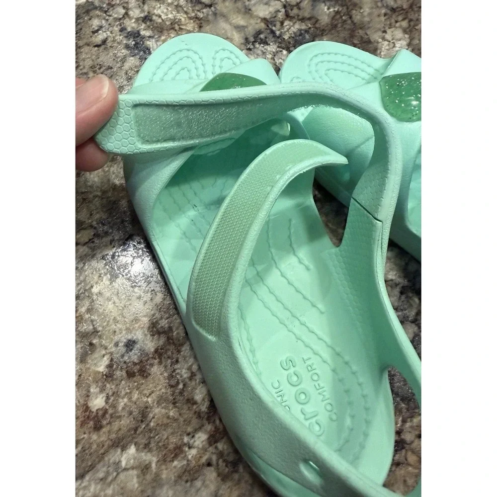 Crocs Classic Cross Strap Sandals Mint Green Heart 206245-3TI Girls Kids 12 EUC